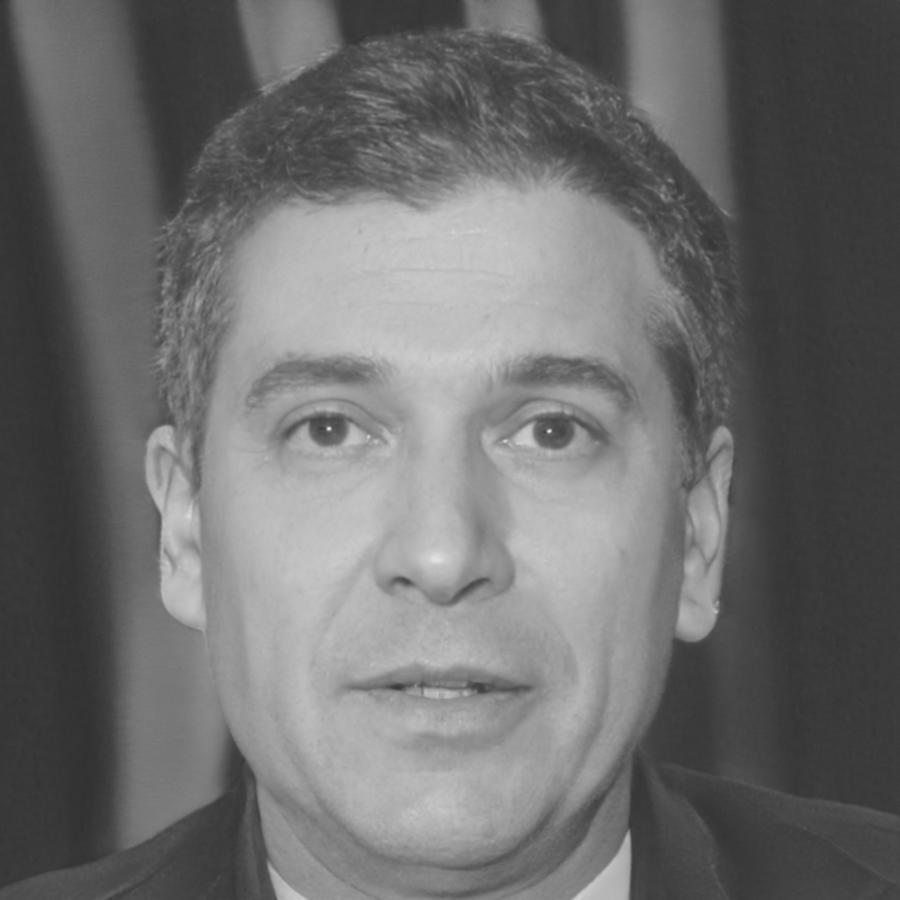 Retrato de Máximo Cerezo, especialista en finanzas corporativas